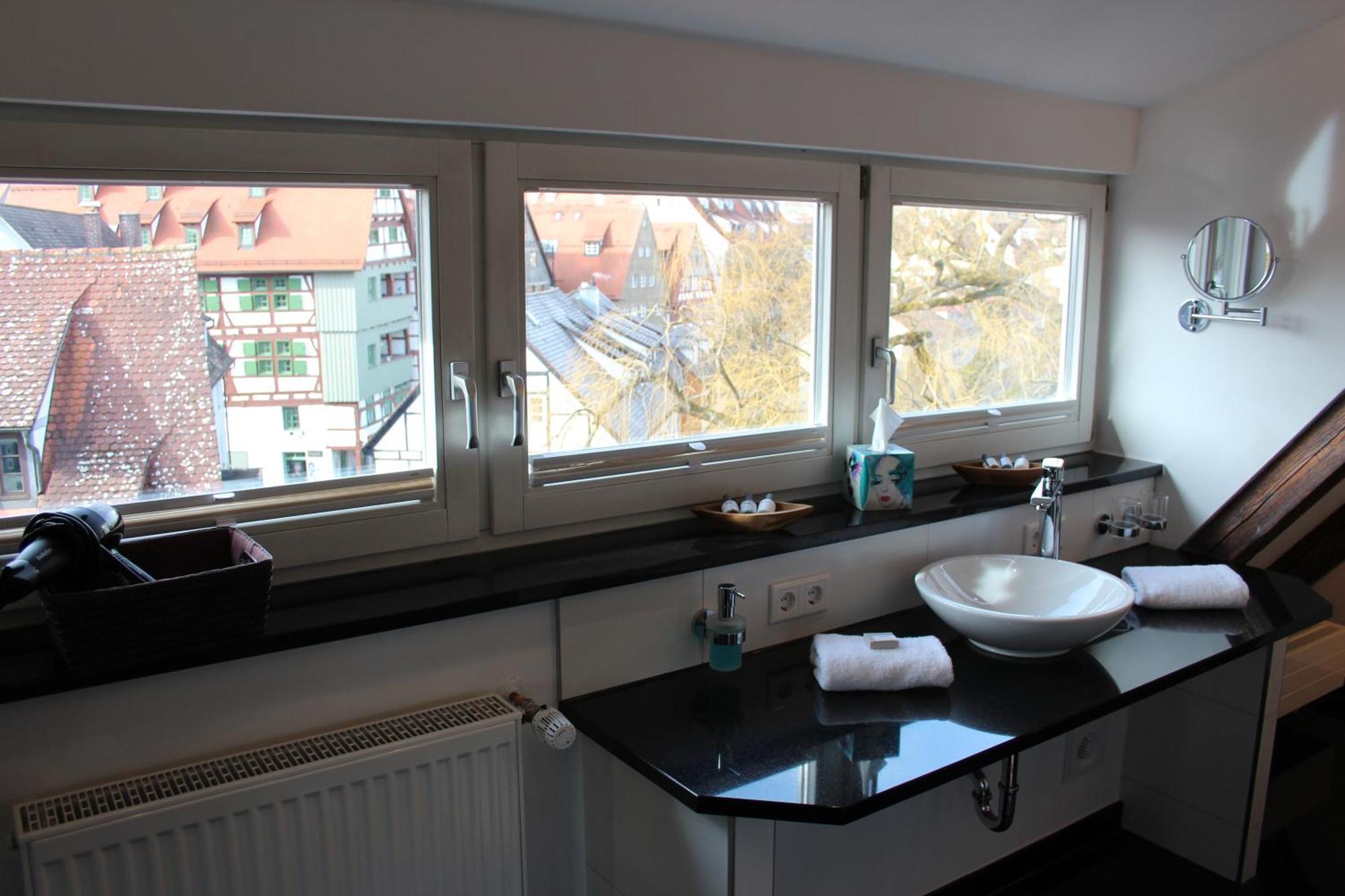 Hotel Schmales Haus อูล์ม ภายนอก รูปภาพ