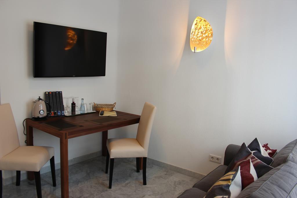 Hotel Schmales Haus อูล์ม ภายนอก รูปภาพ